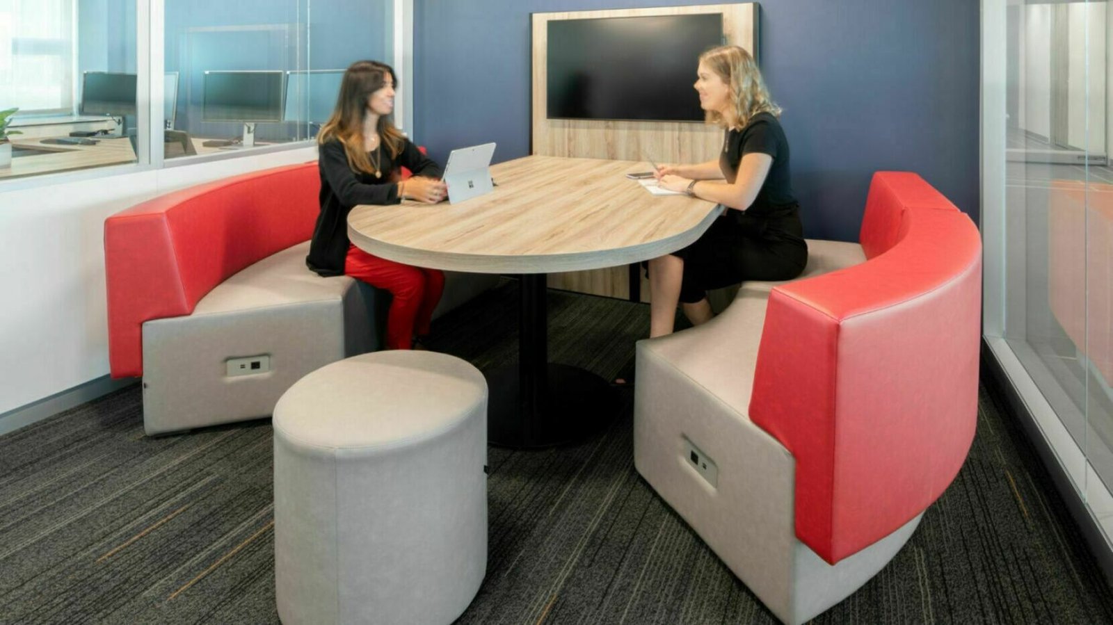 rent-vs-buy-office-furniture-phoenix Touchdown Space